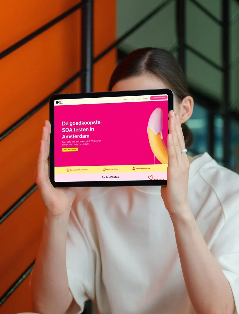 A tablet showing the SOA Testje website